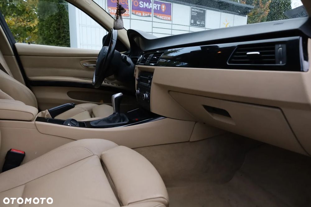 BMW Seria 3 318d - 23