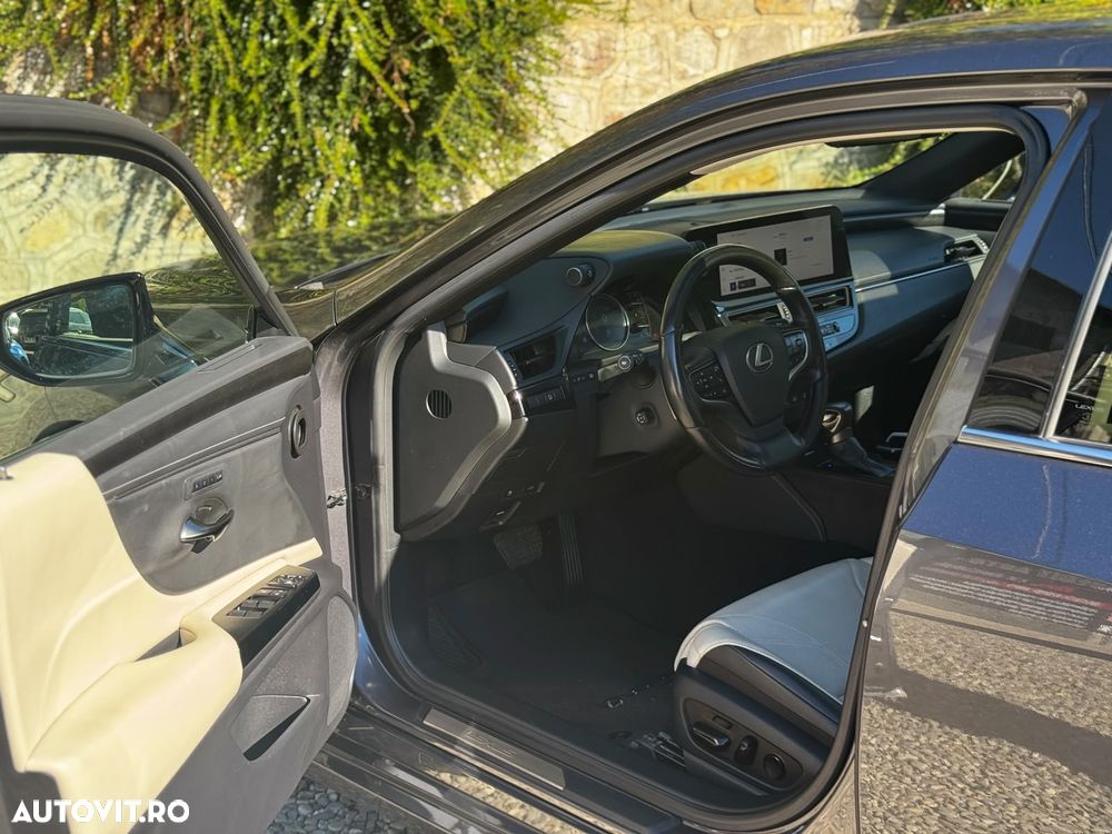 Lexus Seria ES - 2