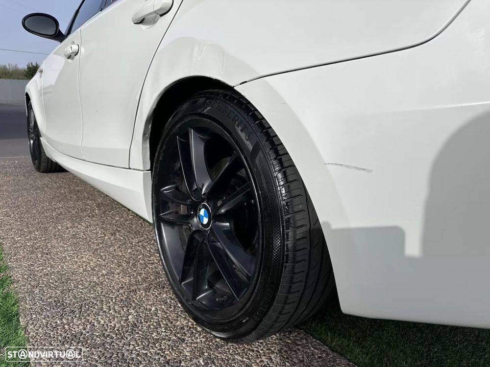 BMW 118 d Pack M - 13