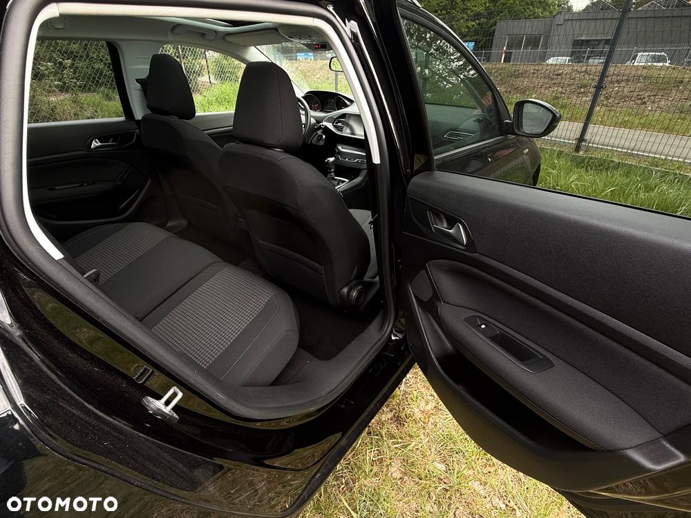 Peugeot 308 PureTech 130 GPF Stop & Start Allure Pack - 18