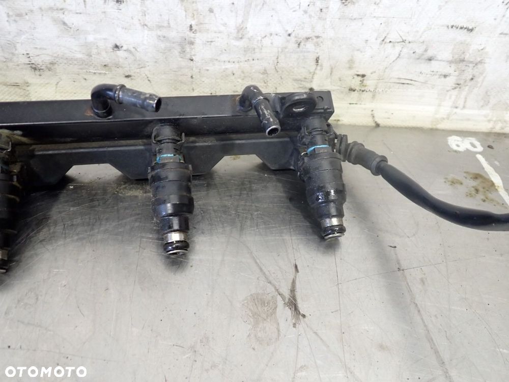LISTWA WTRYSKOWA BMW E36 316I 1734355 - 3