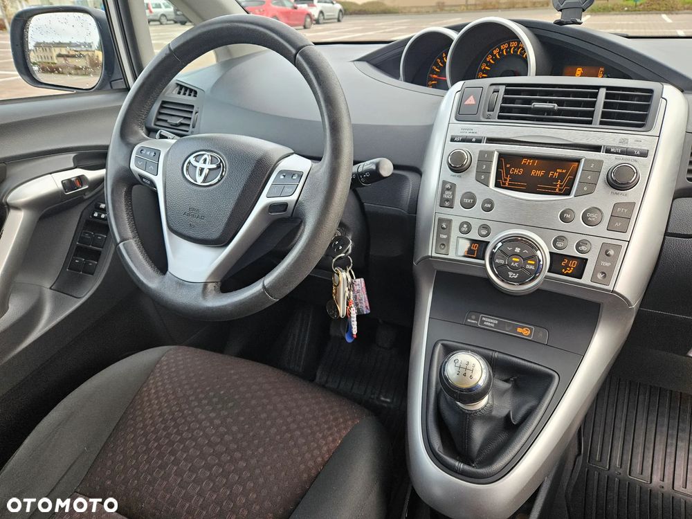 Toyota Verso 1.8 2010 7os - 21