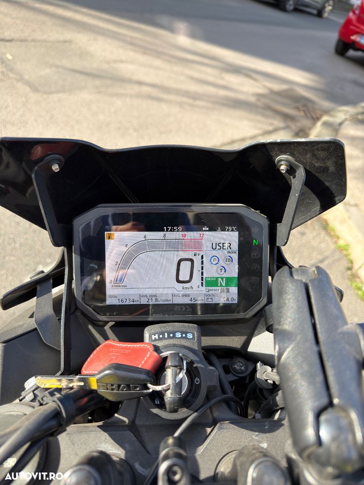 Honda CB 750 Hornet - 3