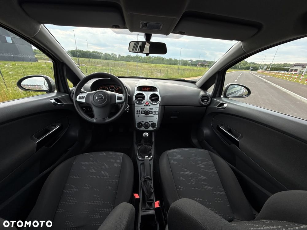 Opel Corsa 1.4 16V Enjoy - 32