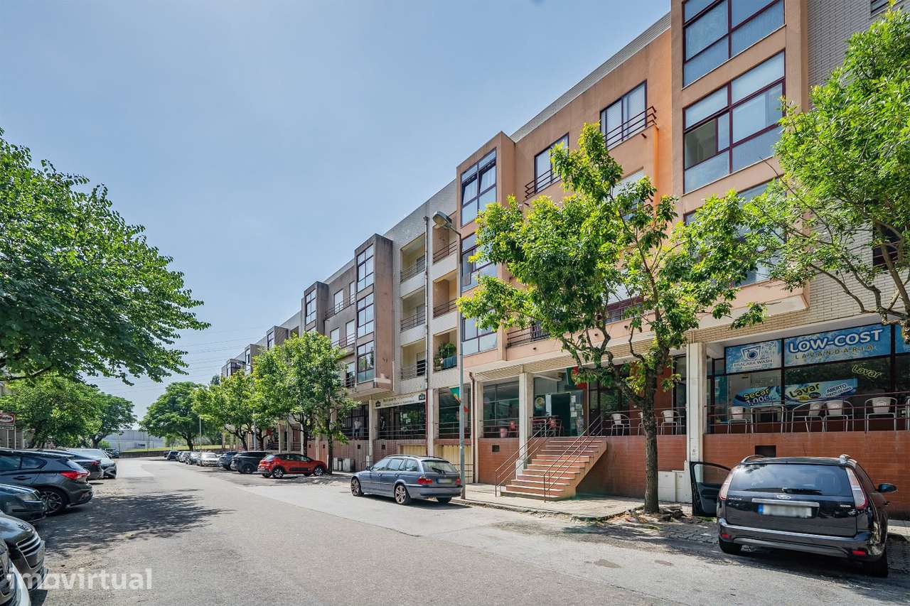 Apartamento T2 remodelado c/ garagem, a 2 minutos da UM, Gualtar Braga - Grande imagem: 2/34