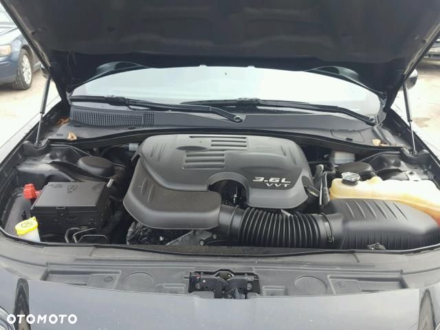 Chrysler 300s - 19