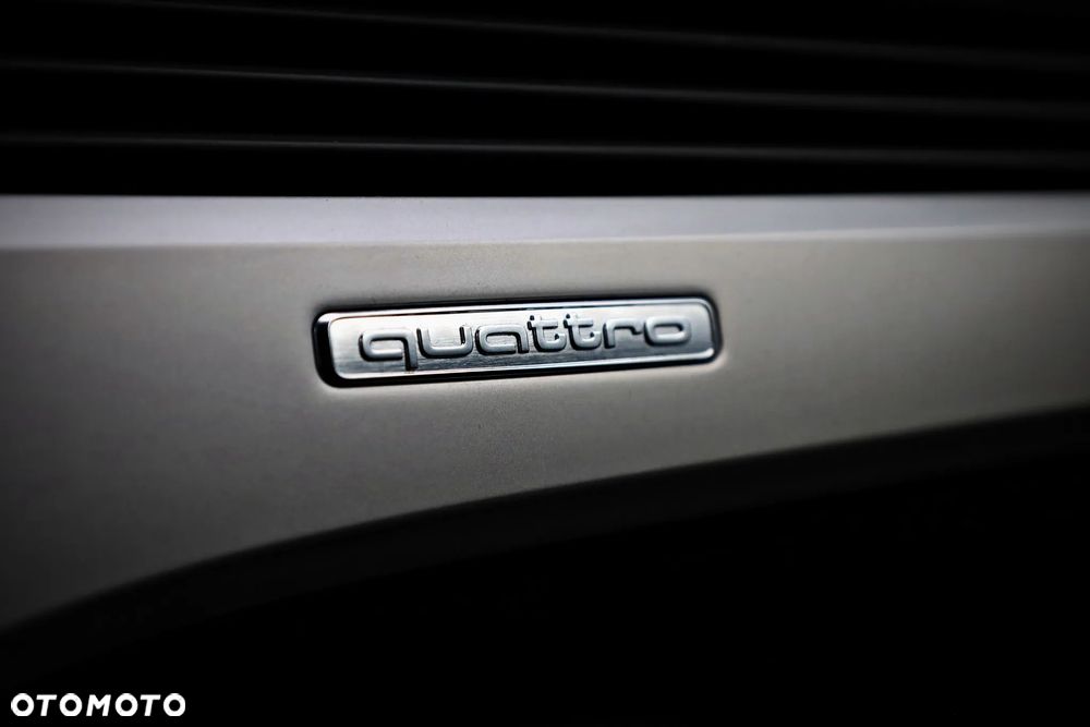 Audi A4 Avant 40 TFSI mHEV Quattro S tronic - 37