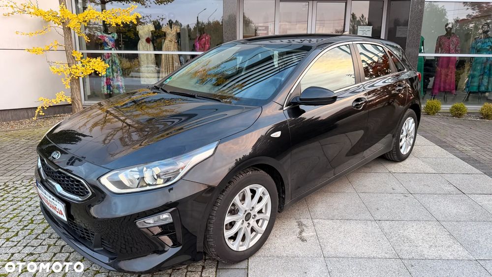 Kia Ceed - 33