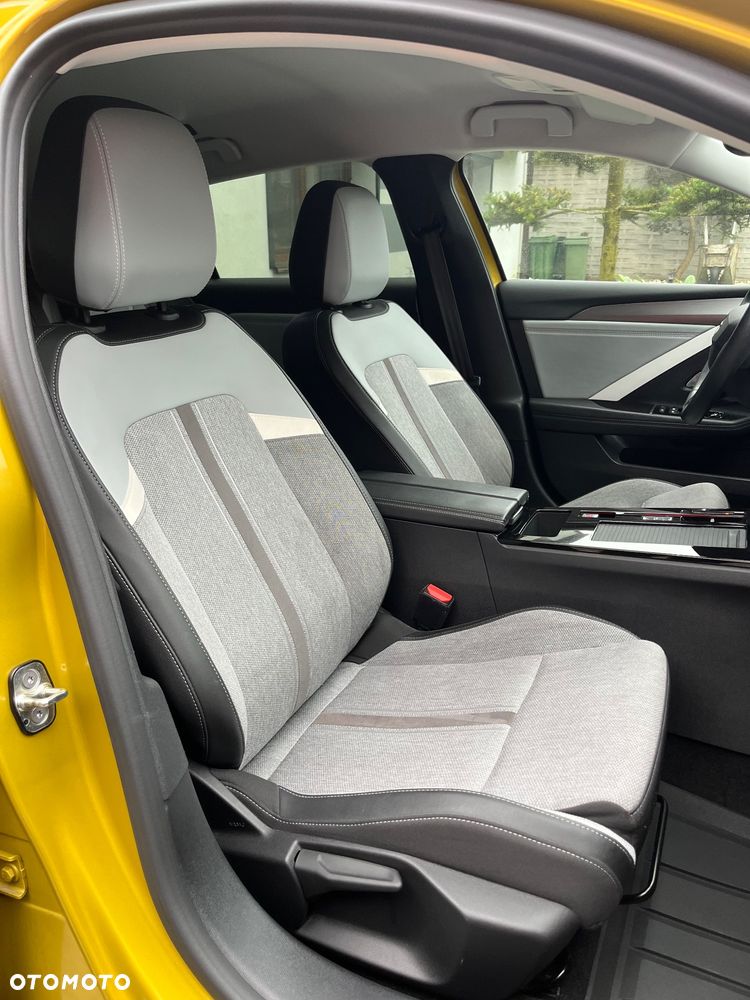 Opel Astra 1.6 T Plug-in Hybrid Business Edition - 11