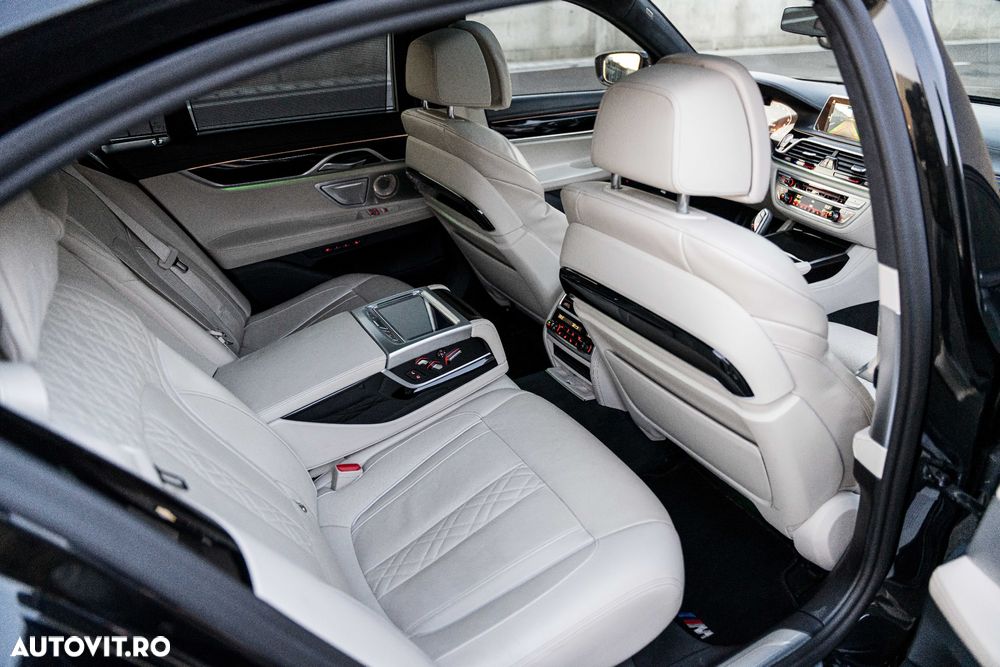 BMW Seria 7 750i xDrive - 18