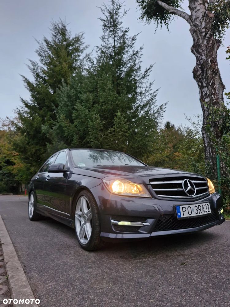 Mercedes-Benz Klasa C 250 CGI BlueEff Elegance - 28