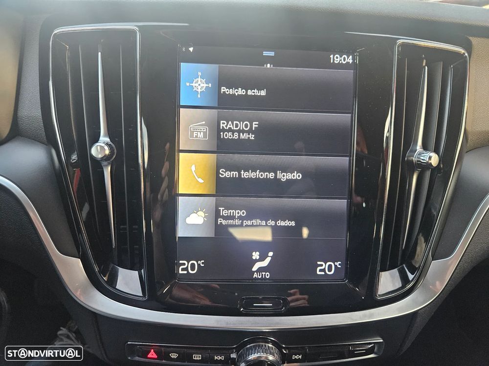 Volvo V60 2.0 D3 Momentum - 28