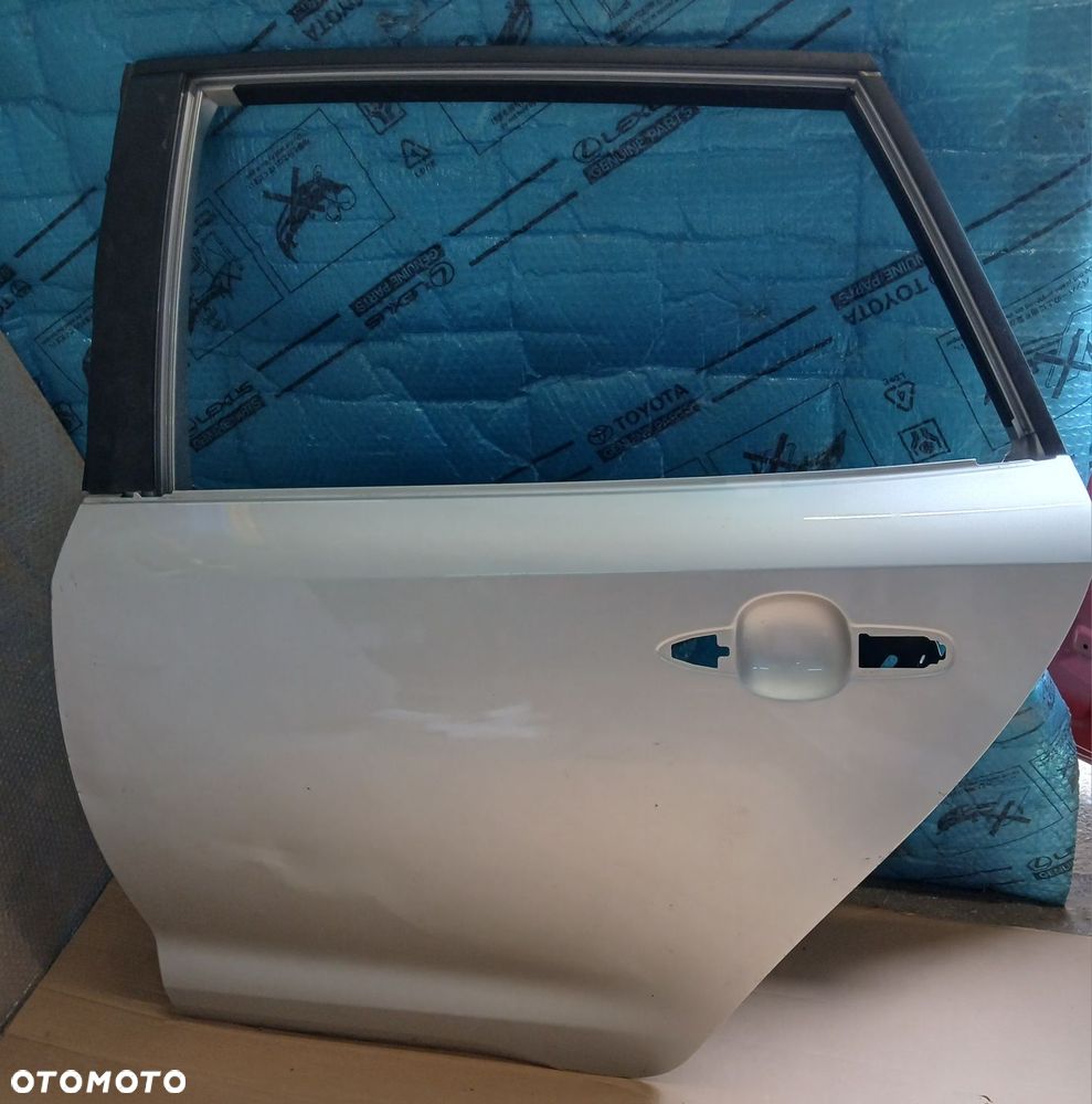 Drzwi tylne lewe TOYOTA COROLLA E21 Kombi kolor 1J6 - 2