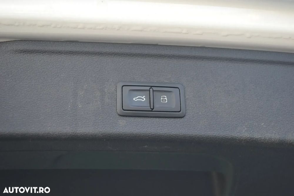 Audi A4 Avant 2.0 40 TDI quattro S tronic S Line - 33