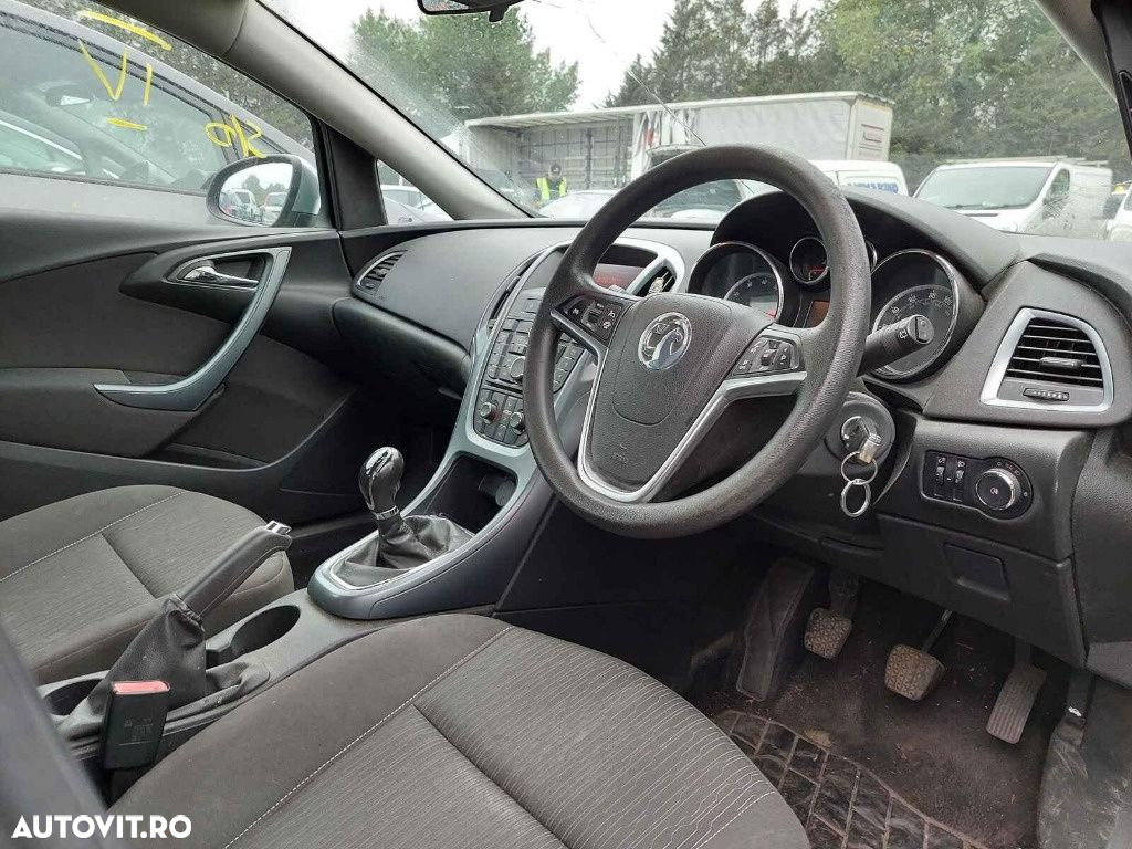 CD player Opel Astra J 2012 HATCHBACK 1.6 i - 8