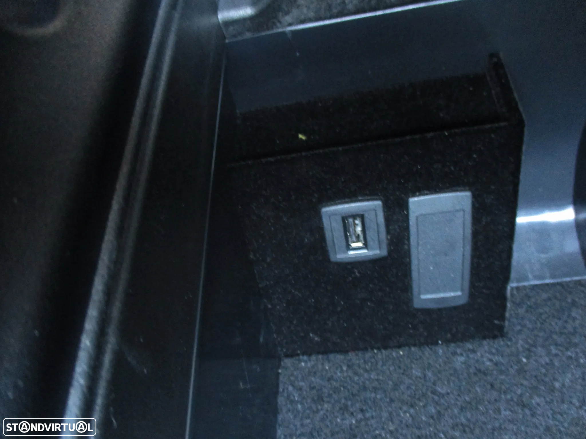 Mercedes-Benz E 220 CDi Avantgarde BlueEfficiency Auto. - 27