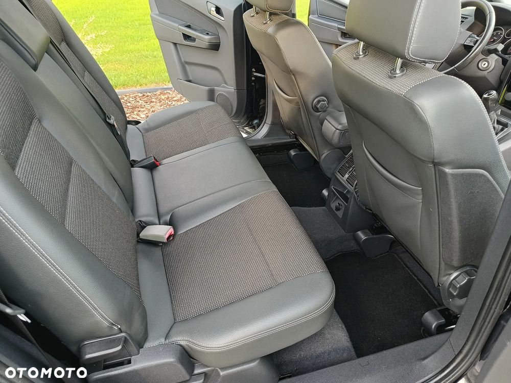 Opel Zafira - 10