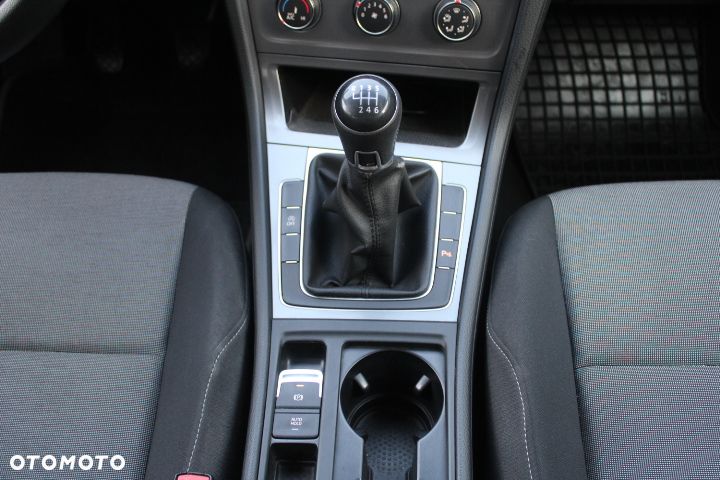 Volkswagen Golf - 19