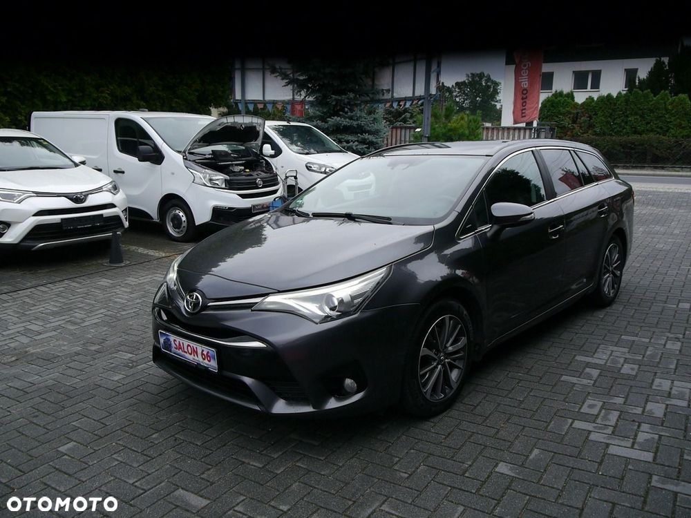 Toyota Avensis 2.0 D-4D Premium - 16