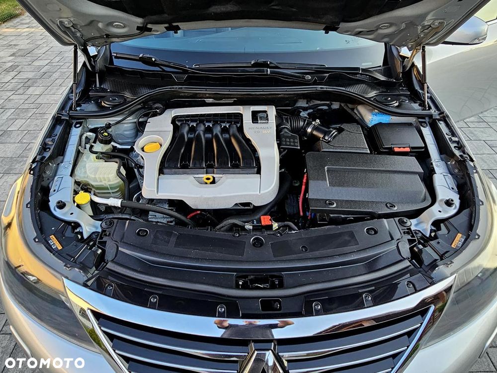 Renault Latitude 2.0 Expression Etanol - 33