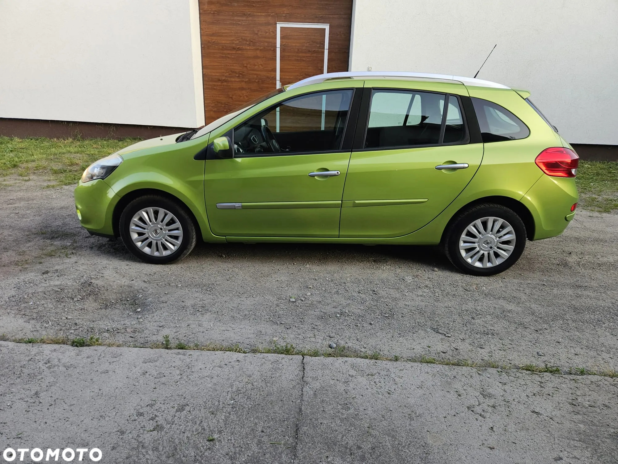 Renault Clio 1.2 16V 75 Grandtour Expression - 4