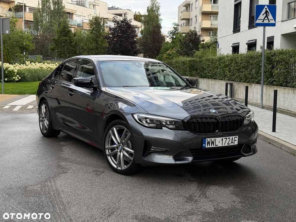 BMW Seria 3 330e M Sport - 1