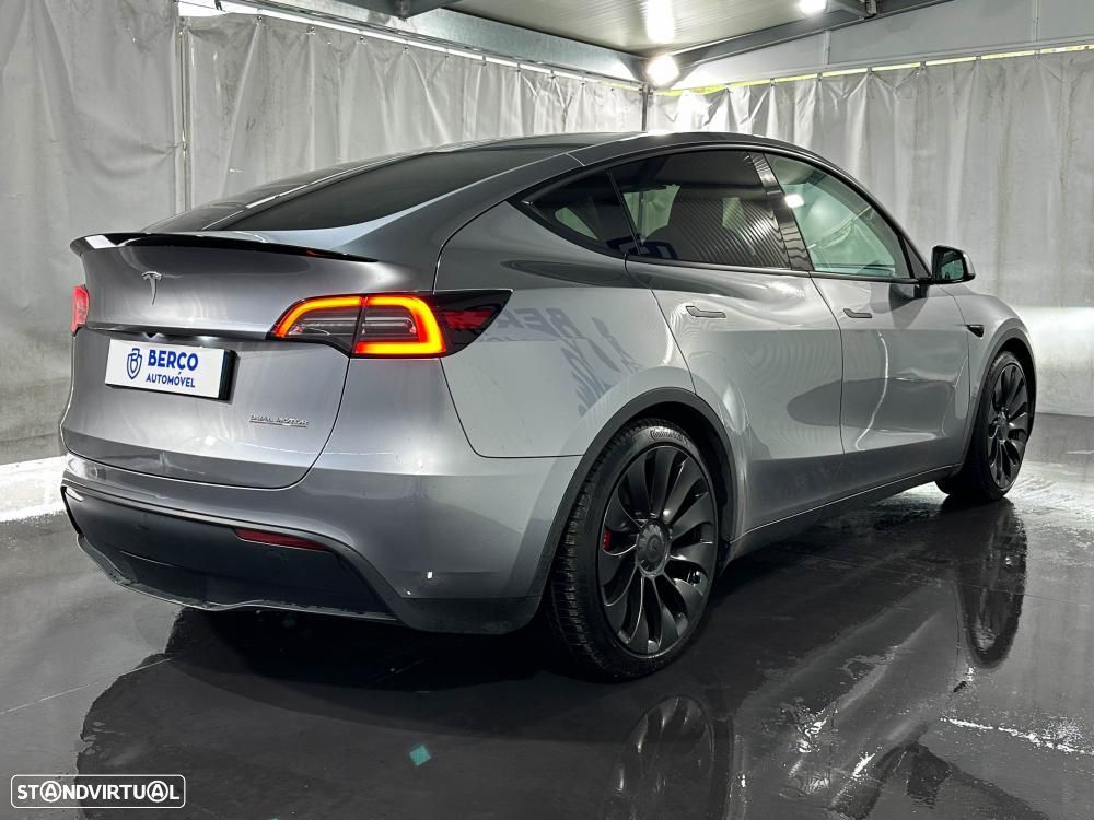 Tesla Model Y Performance Dual Motor AWD - 6
