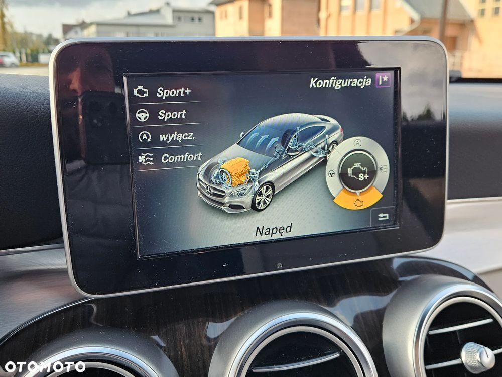 Mercedes-Benz Klasa C 300 9G-TRONIC - 24