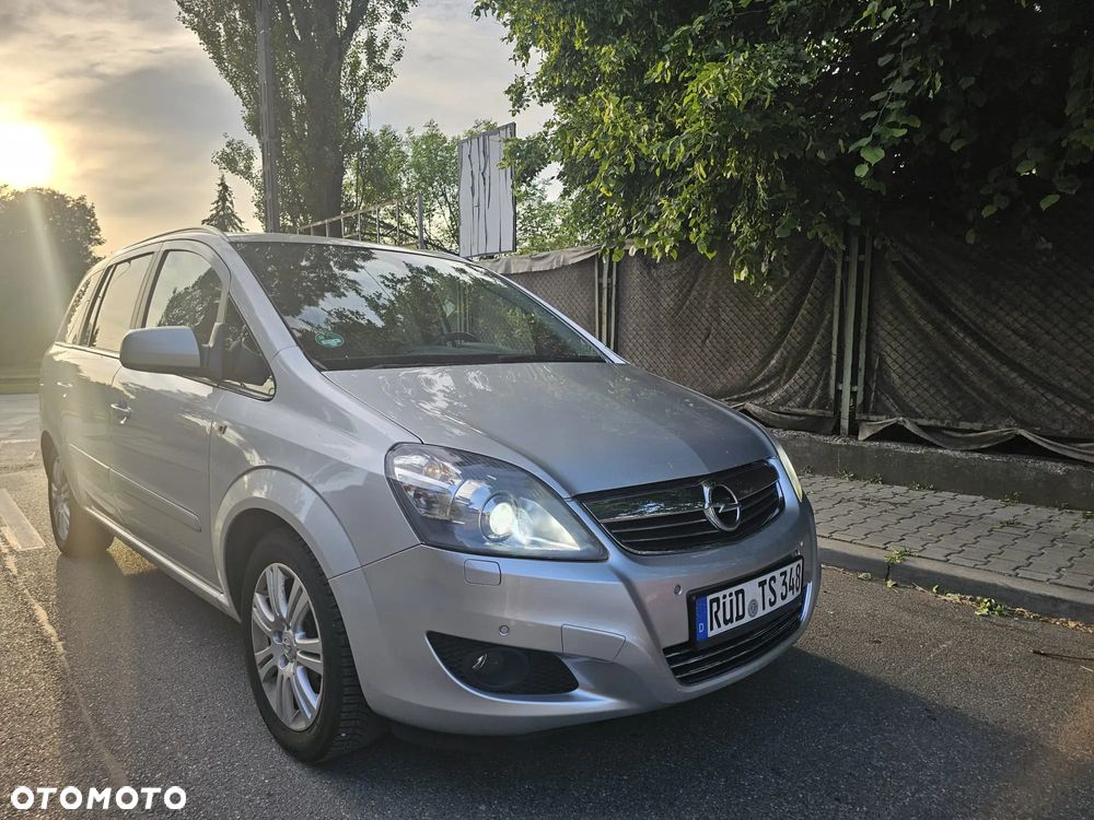 Opel Zafira 1.8 Cosmo - 2