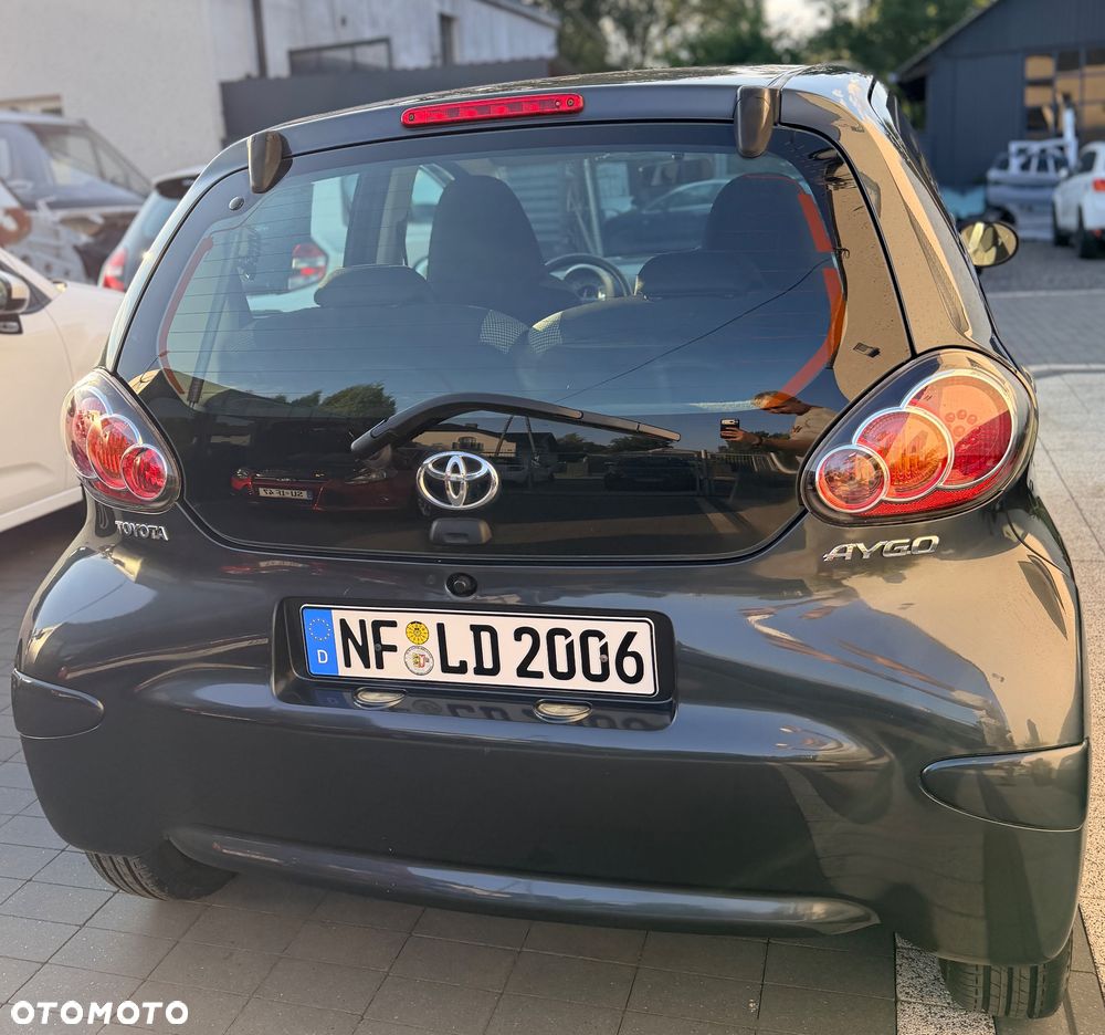 Toyota Aygo x-play - 3