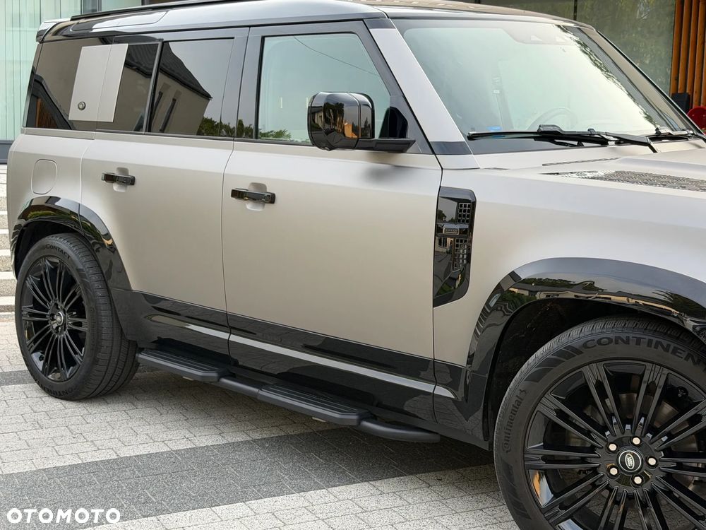 Land Rover Defender 3.0 D300 mHEV X-Dynamic SE - 22