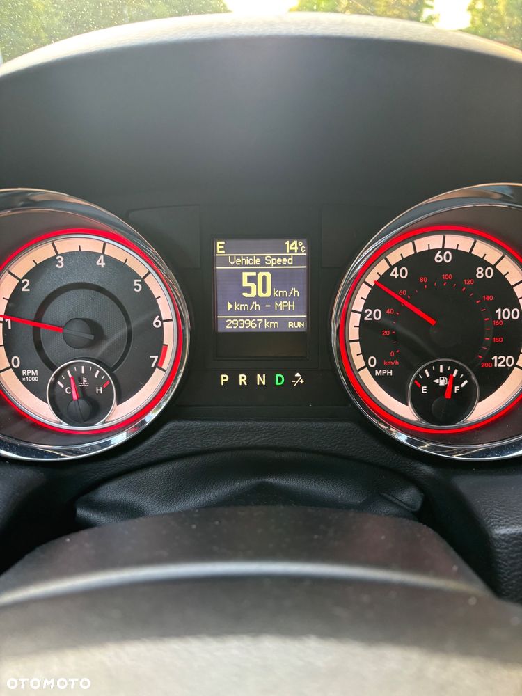 Dodge Grand Caravan - 6