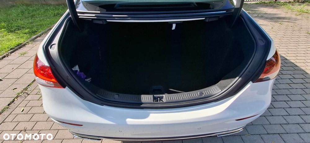 Mercedes-Benz Klasa E 200 d 9G-TRONIC - 40