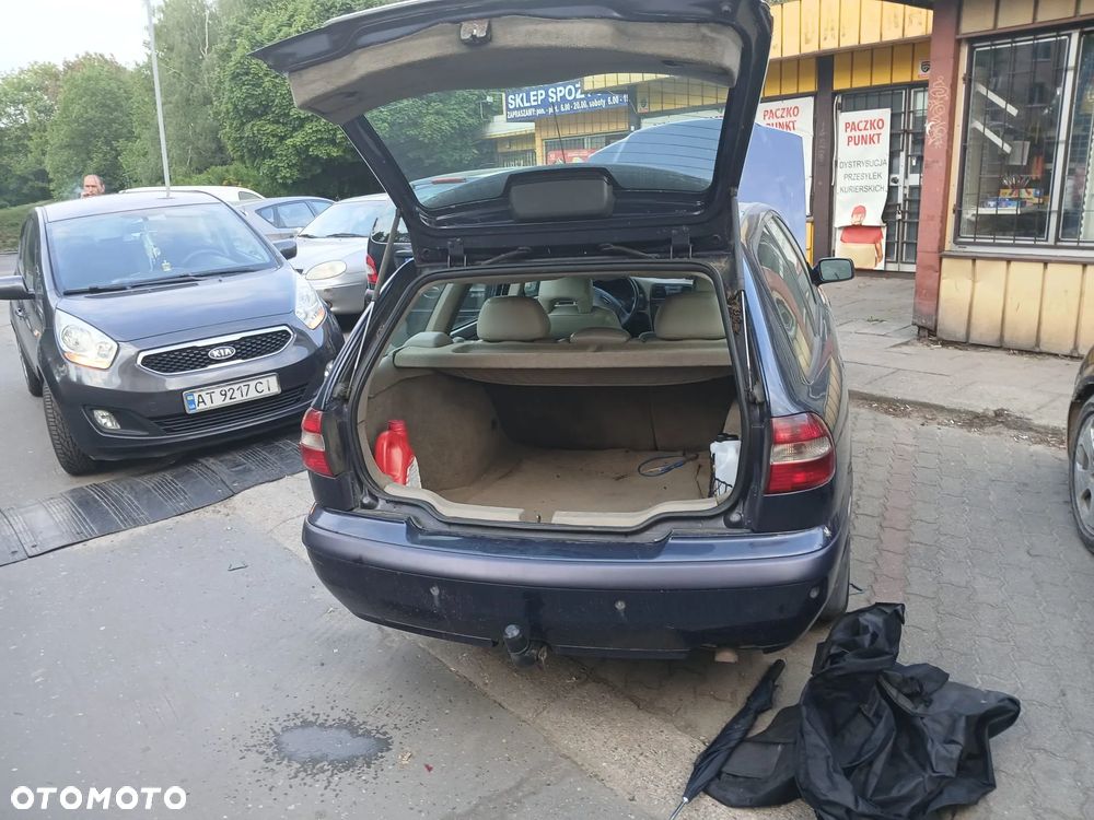 Volvo V40 1.9D - 8