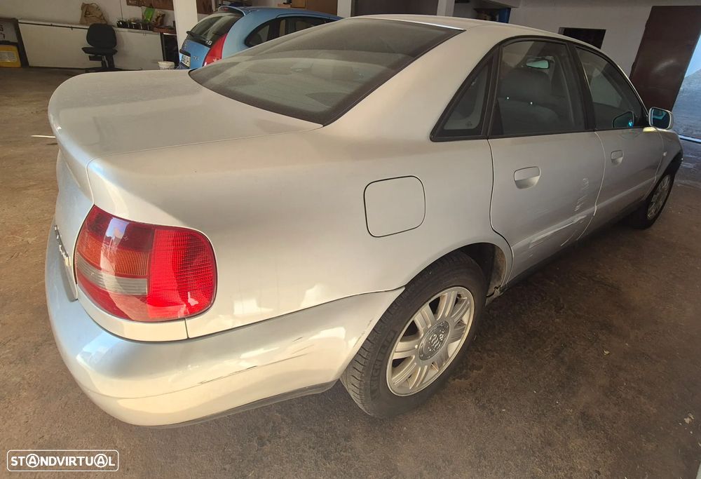 Audi A4 1.9 TDI Attraction - 2