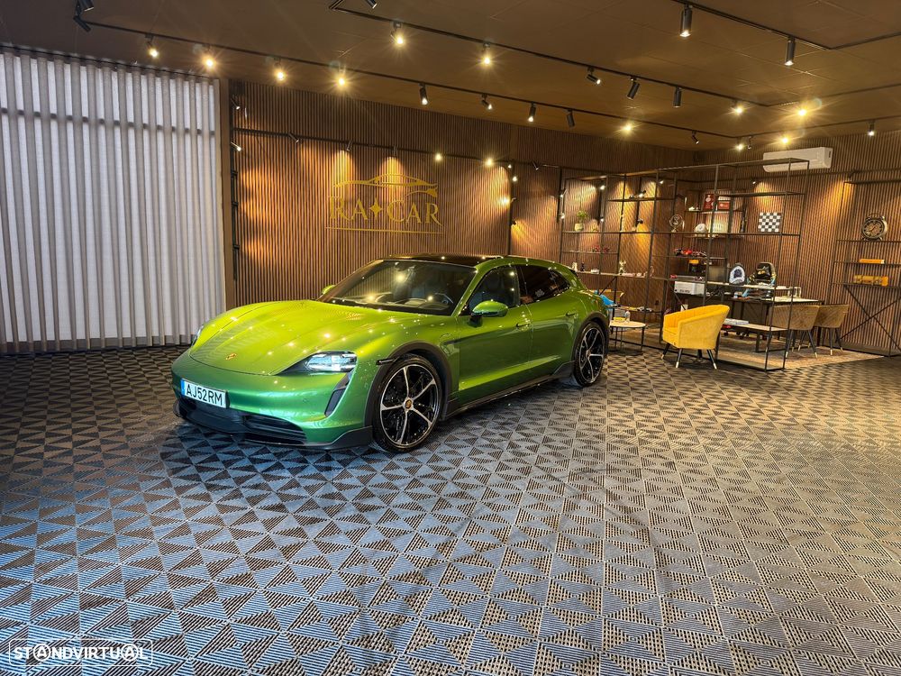 Porsche Taycan Cross Turismo 4S - 20