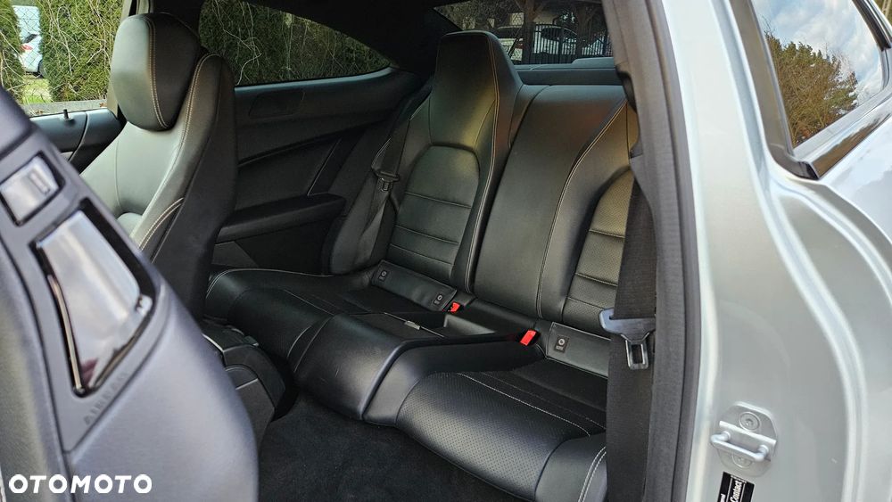 Mercedes-Benz Klasa C 180 CGI BlueEff - 22