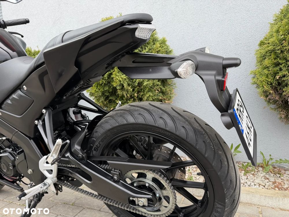 Yamaha MT - 33
