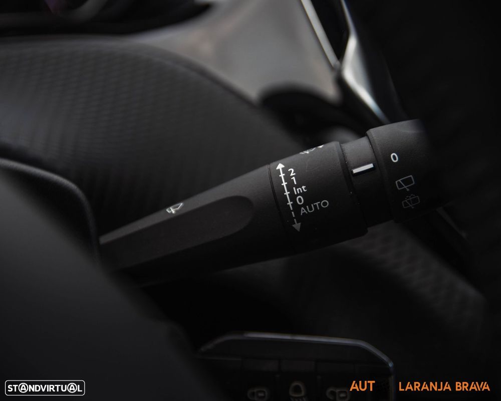 Peugeot 2008 1.2 PureTech Allure - 32