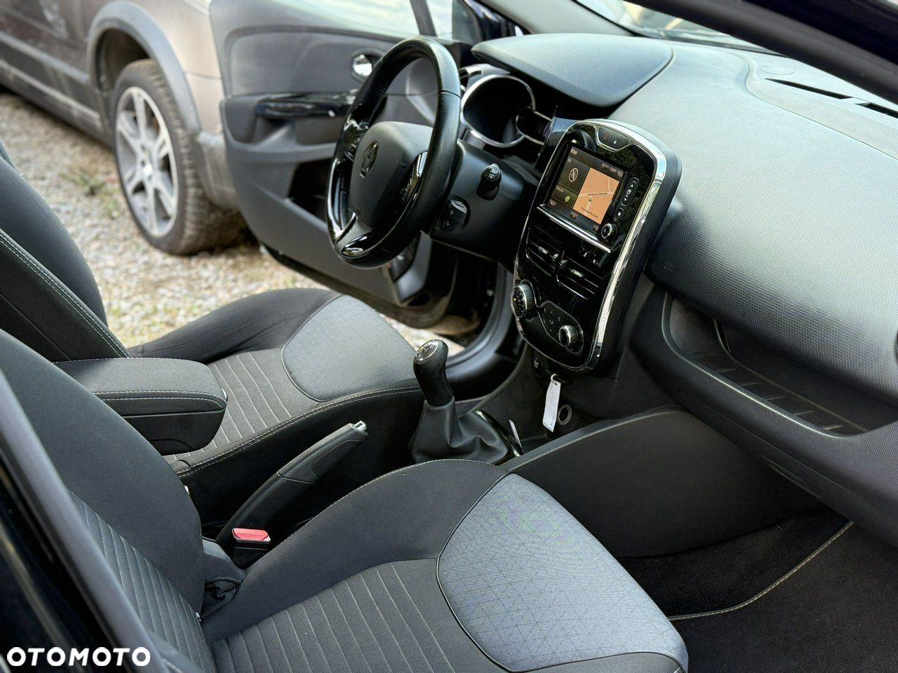 Renault Clio - 19
