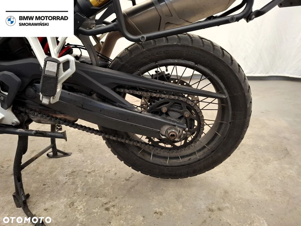 BMW F - 21