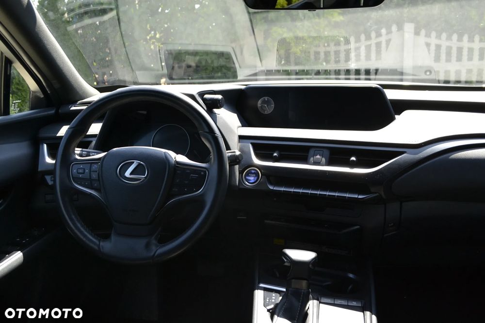 Lexus UX 250h Prestige 2WD - 38