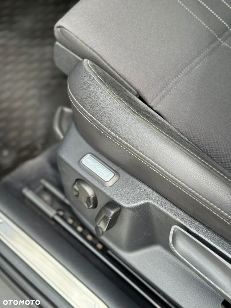 Volkswagen Passat Alltrack 2.0 TDI SCR DSG 4Motion - 11