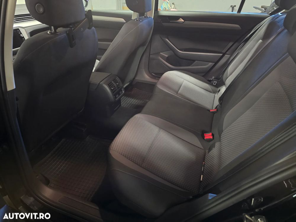 Volkswagen Passat - 21