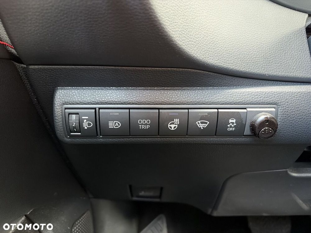 Toyota Corolla 1.8 Hybrid GR Sport - 28