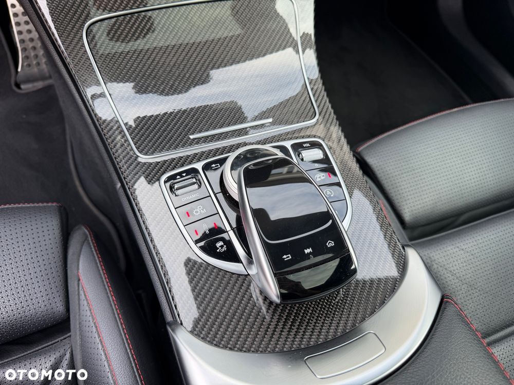 Mercedes-Benz Klasa C AMG 43 4Matic 9G-TRONIC - 32