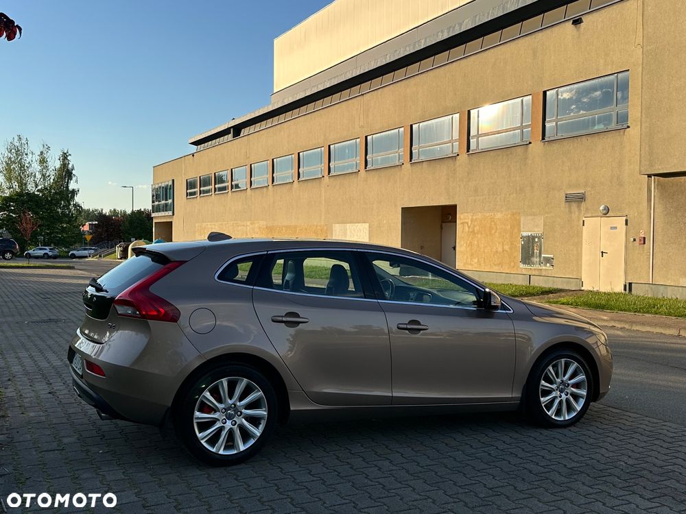 Volvo V40 D4 Inscription - 15