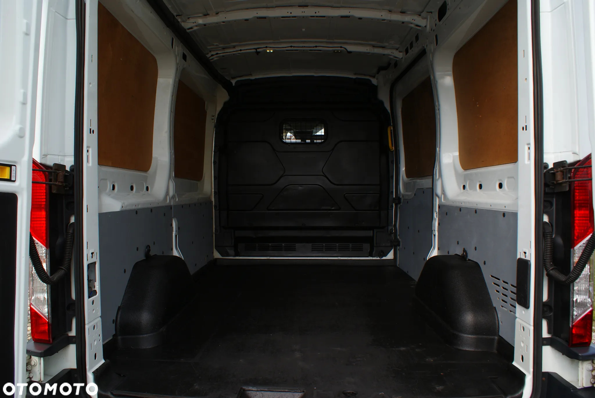Ford Transit - 16