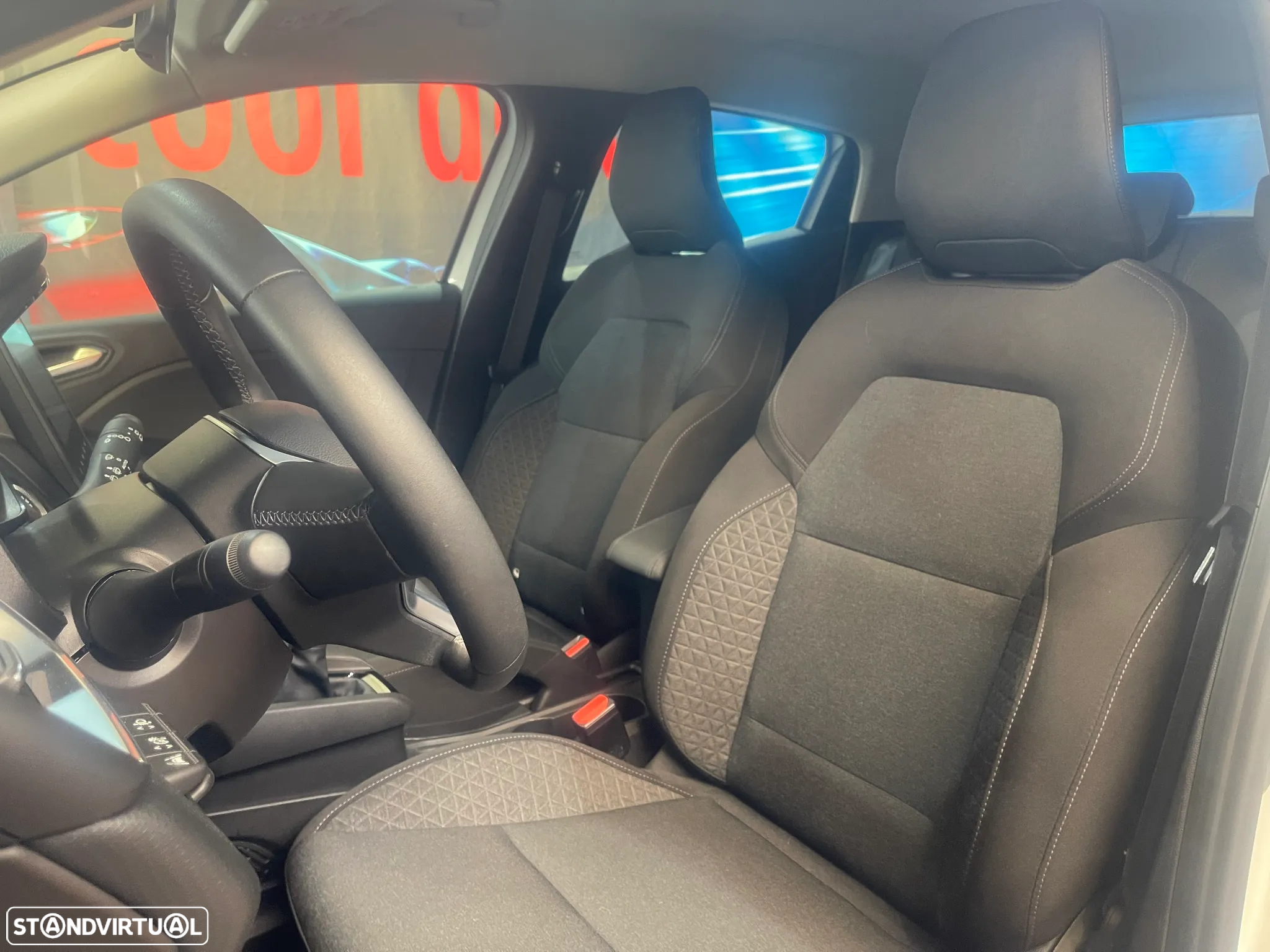 Renault Clio BLUE dCi 100 BUSINESS EDITION - 40