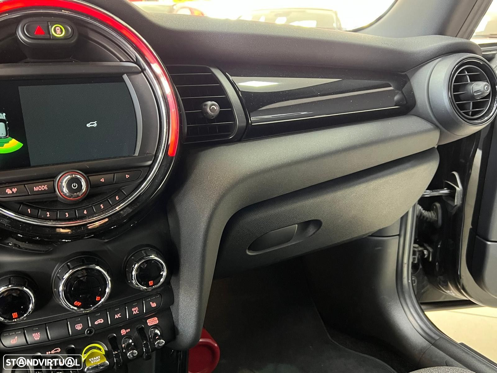 MINI 3 Portas Cooper SE S - 31